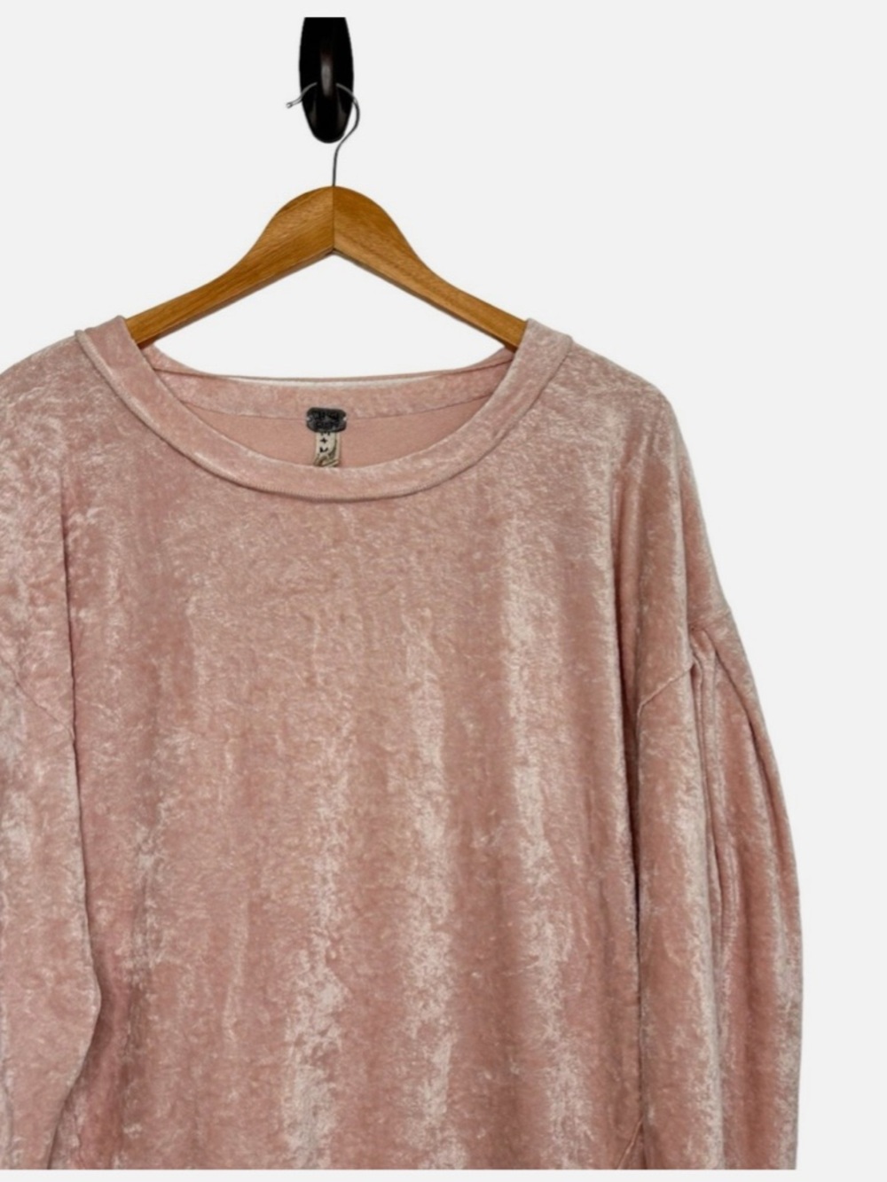 Free People - We the Free Milan Crushed mVelvet Long-Sleeve Pullover Top - Picture 3 of 7